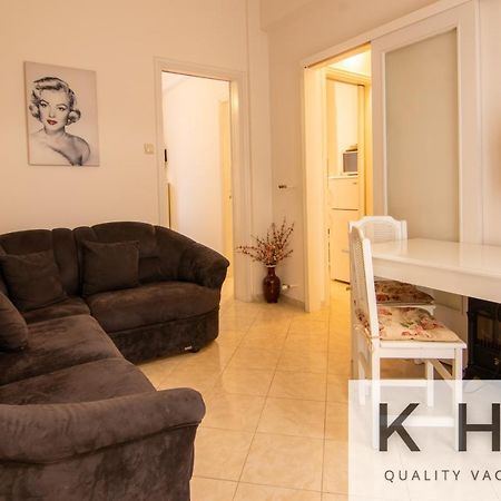 Retreat In Exarcheia Athens! Apartamento Exterior foto